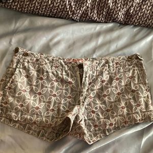 Adorable women’s shorts size 8
